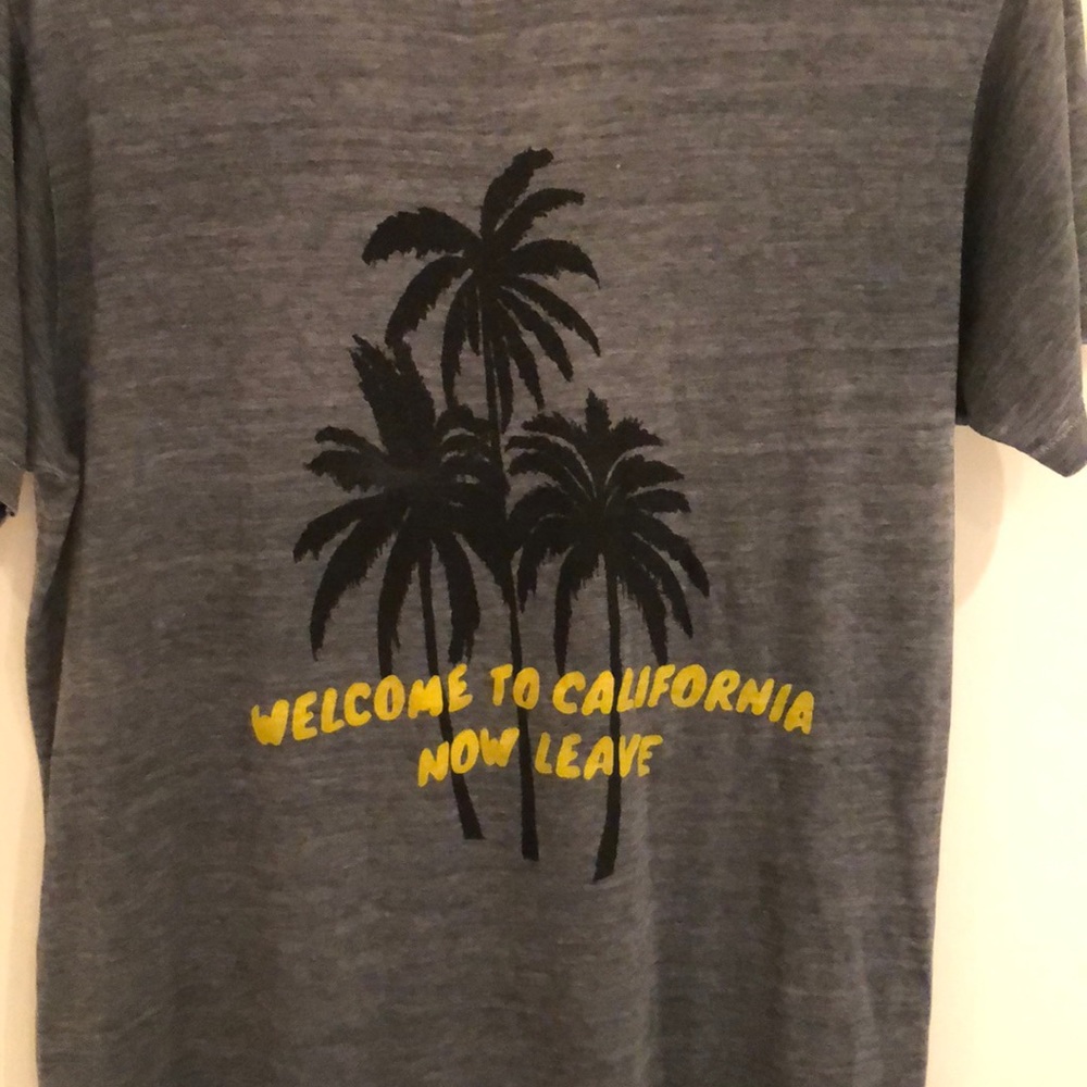 Adaptation tee - Picture 2 of 8